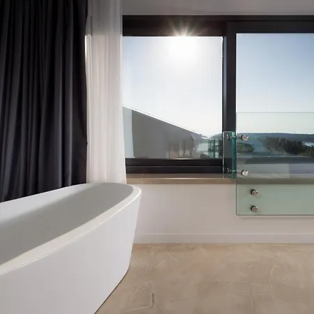 Lucy For 12 People Near Medulin With Heated Indoor Pool & Just 400 Meters From The