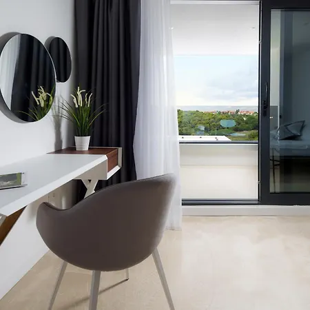 Vila Lucy For 12 People Near Medulin With Heated Indoor Pool & Just 400 Meters From The Banjole
