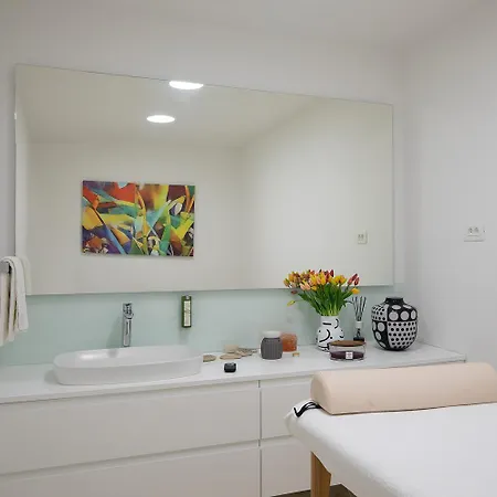 Lucy For 12 People Near Medulin With Heated Indoor Pool & Just 400 Meters From The *