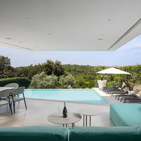 Lucy For 12 People Near Medulin With Heated Indoor Pool & Just 400 Meters From The * Banjole