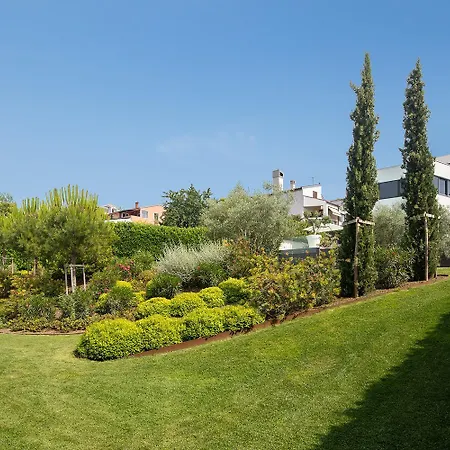 Lucy For 12 People Near Medulin With Heated Indoor Pool & Just 400 Meters From The * Banjole
