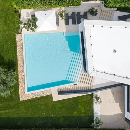 Lucy For 12 People Near Medulin With Heated Indoor Pool & Just 400 Meters From The *