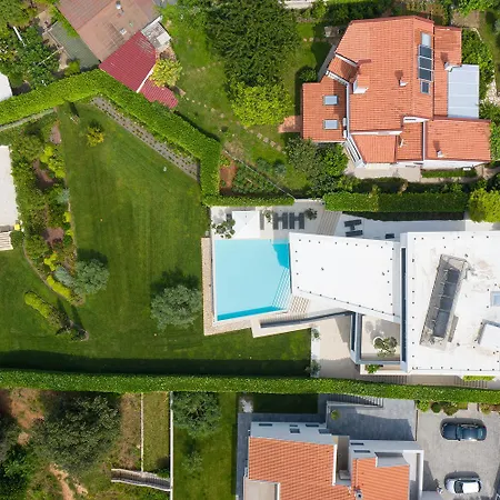 Lucy For 12 People Near Medulin With Heated Indoor Pool & Just 400 Meters From The Villa
